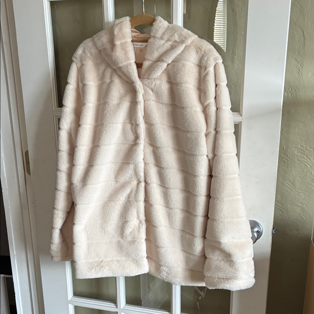 Altar'd State Cozy Cream Teddy Jacket Size XL